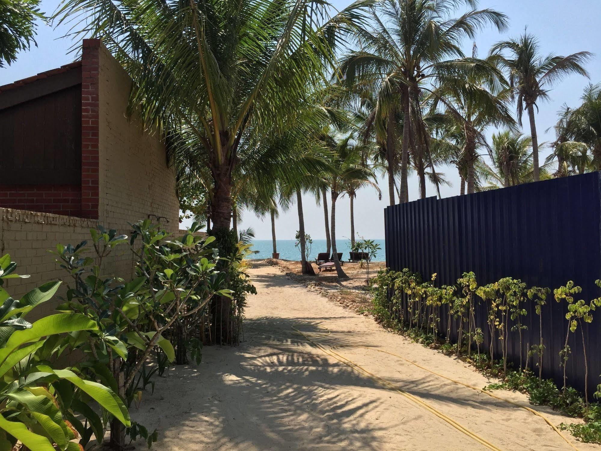 Sunset Beach Resort Pantai Cenang (Langkawi) Exterior foto